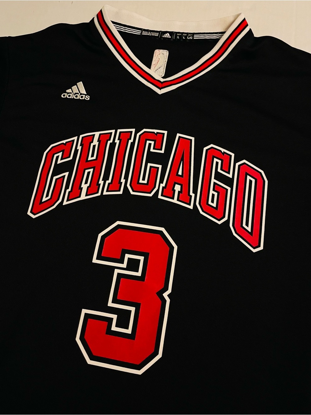 RARE Adidas 2016 Chicago Bulls Dwayne Wade Sleeved Alternate Jersey Shirt LARGE - Picture 3 of 10